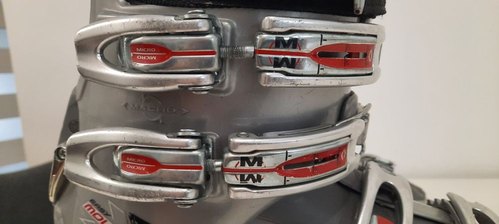 Vând clăpari NORDICA 38