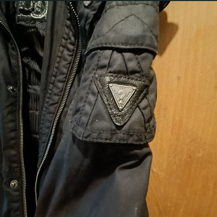 Geaca Guess originala impermeabila M