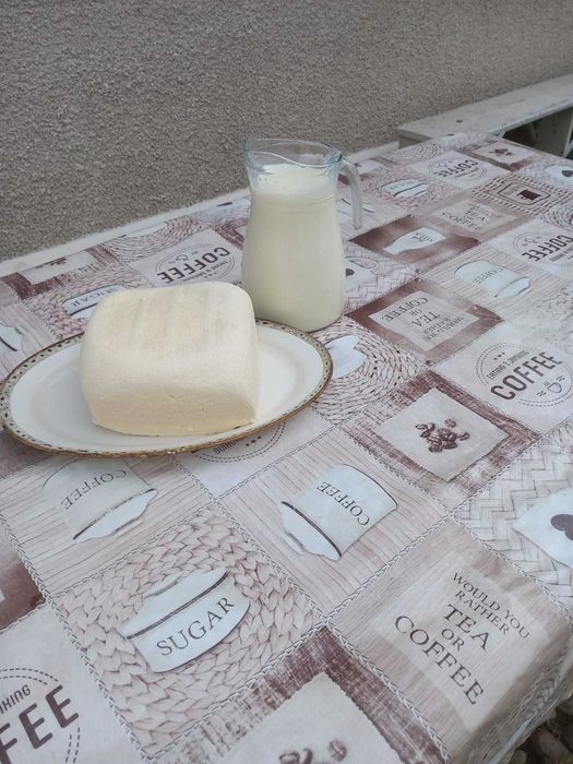 Vand branza de vaca proaspata sau veche