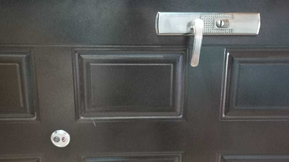 Дверь металлическая входная