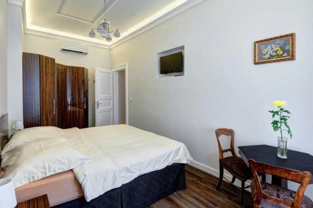 Дава се под наем Тристаен апартамент в Пловдив, Христо Смирненски - 84 кв.м за 255 € - Снимка #1