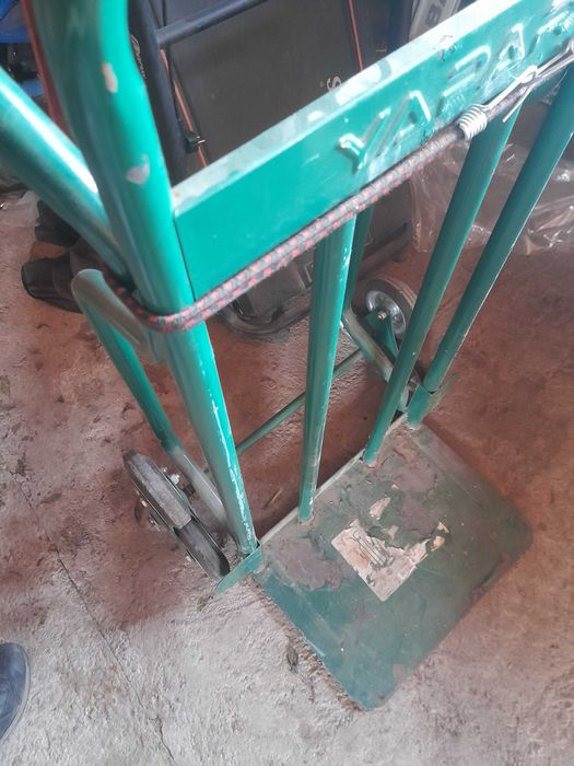 Количка за стълби