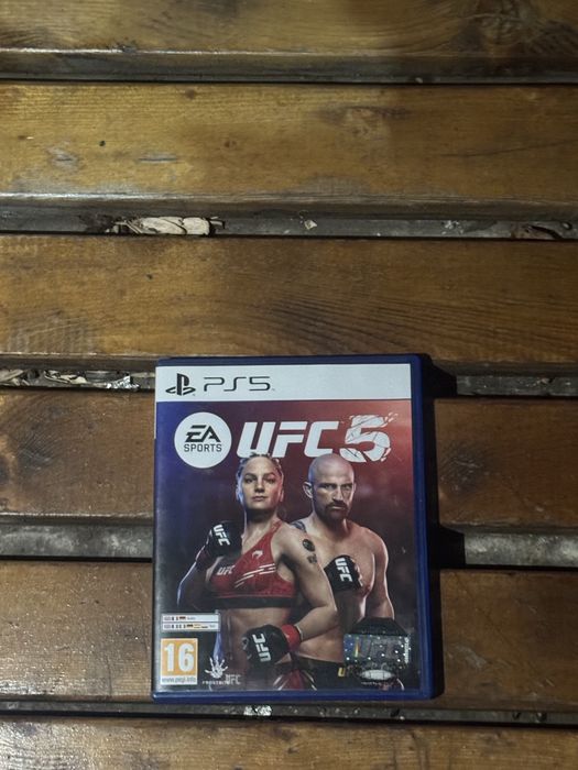 Продам диск ufc5 ps5