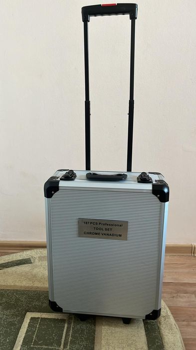 Продам  набор инструментов  отличного  качества