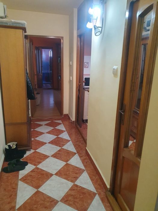 Se vinde apartament 3 camere