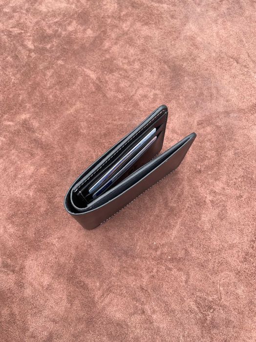 Portofel din piele naturala lucrat integral manual in Romania