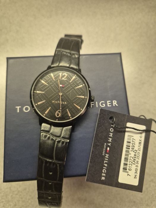Часовник Tommy Hilfiger