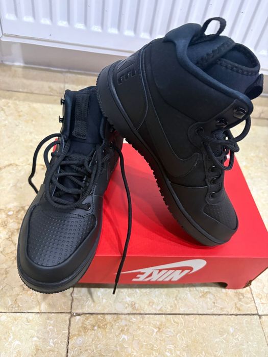 Ghete Nike Court Mid Winter barbati