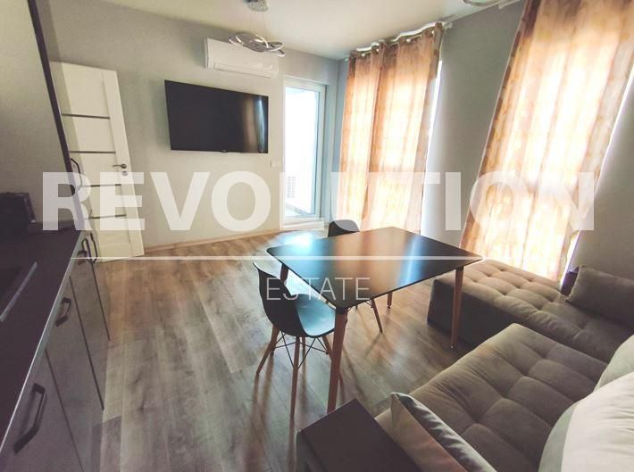 Дава се под наем Двустаен апартамент в Варна, Победа - 57 кв.м за 550 € - Снимка #2