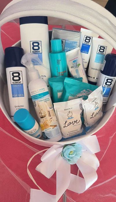 Yigit eshagini siltab tashlaydi