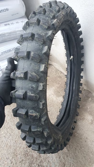 110 90 19 Pirelli + camera aer cadou