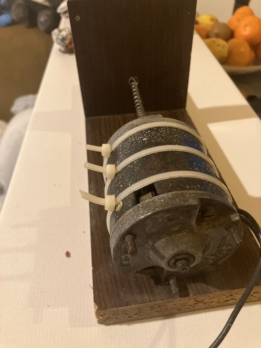 Electromagnet / solenoid de putere, cu miez mobil și arc, 230 V