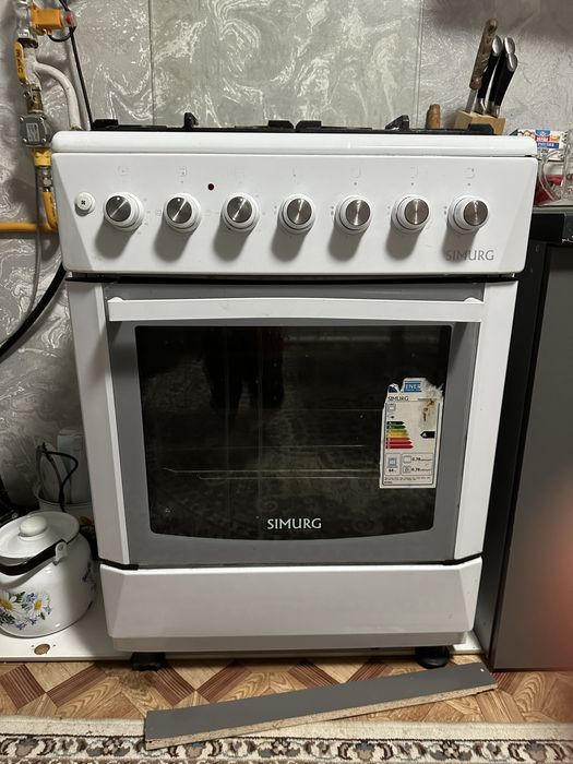 Продам газ плиту