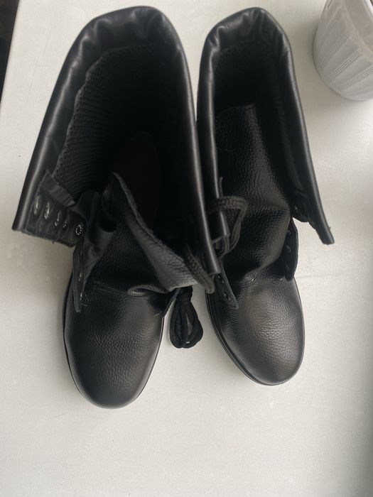 Берцы жаңа шебер 42размер 13000тг