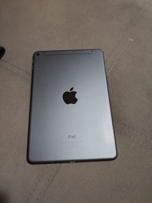 iPad Mini 5th generation 64GB celular