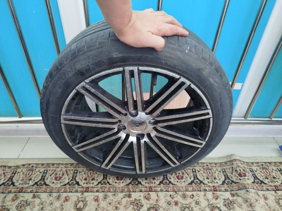 Продам комплект дисков с ризинами
