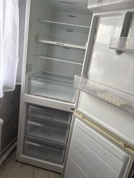 Холодильник Samsung б/у, без проблем