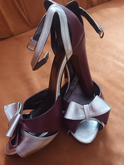 Sandale din piele superbe