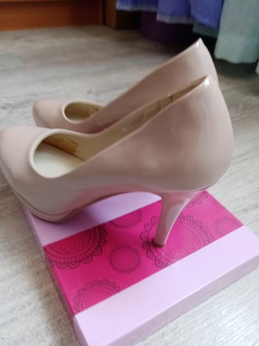 Туфли светлые беж