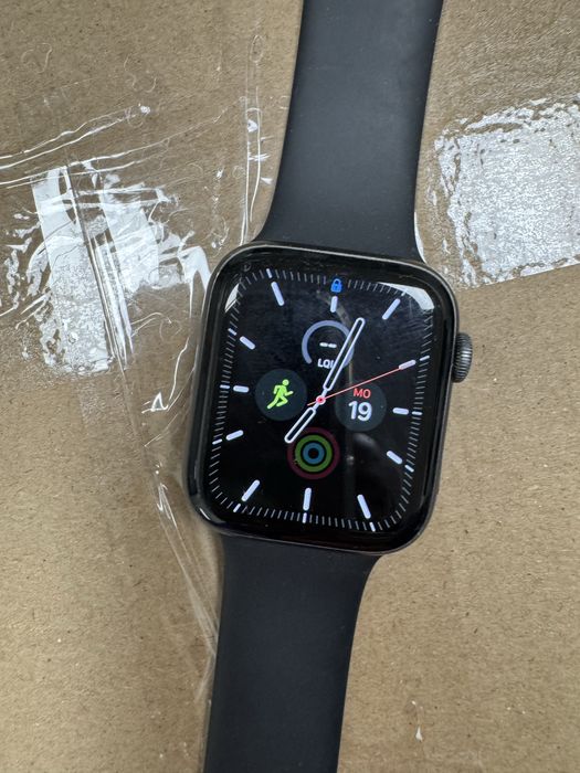 Apple watch 10 42 mm  и Apple watch 4 45mm,заключени