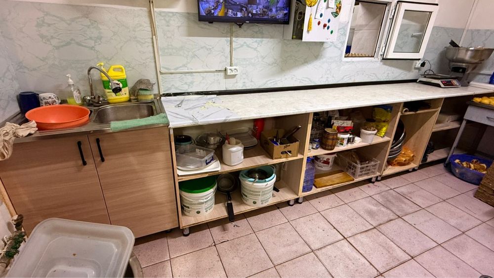 Витрина + рабочие столы