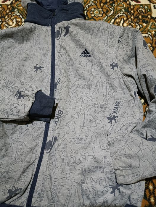 Привазной спортивный костюм в отличном состоянии двусторонний