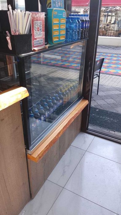 Витринный холодильник, десерт холодильник  Б/У