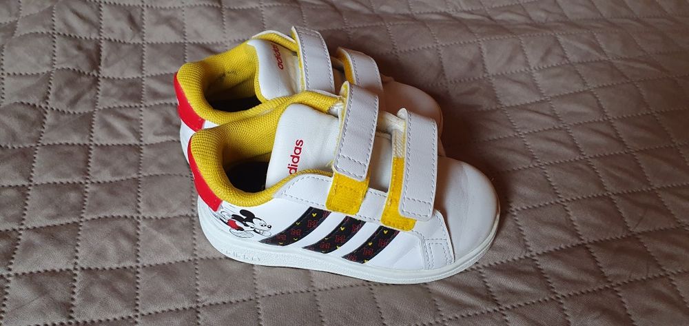 Adidas marimea 23