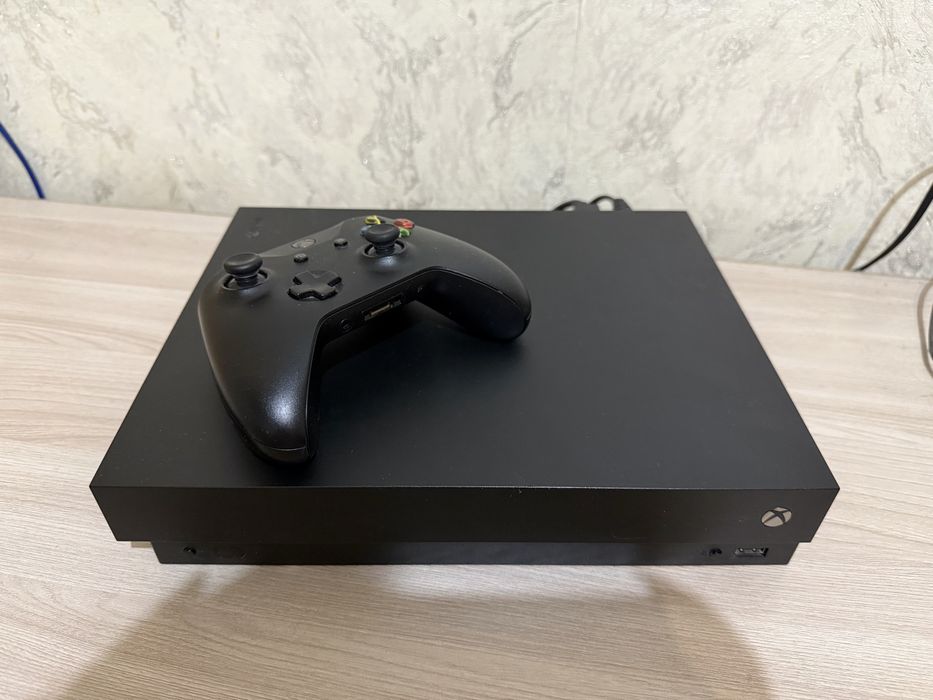 В продаже Xbox One X 1 TB