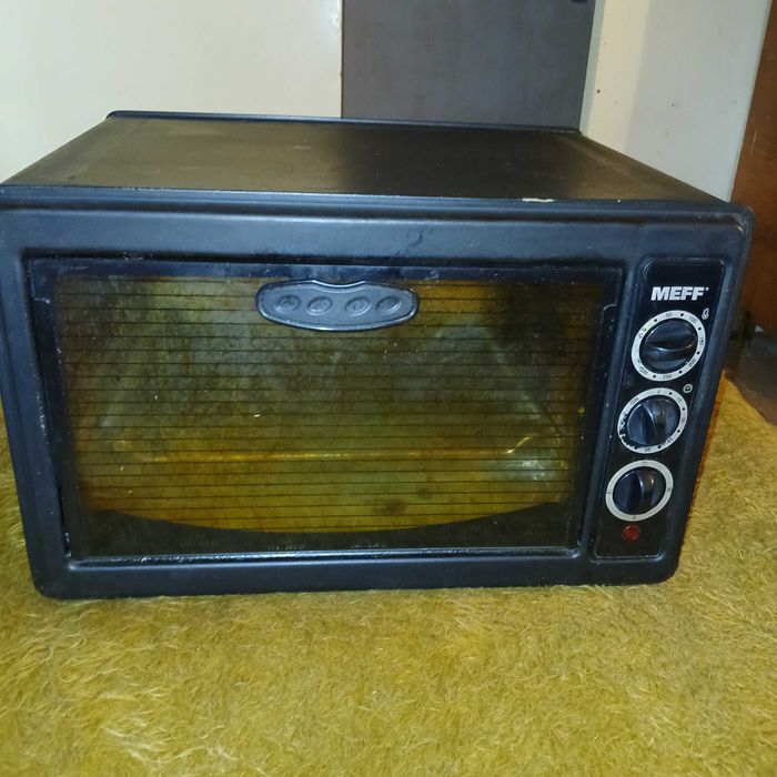 Духовка Электрическая в рабочем состоянии