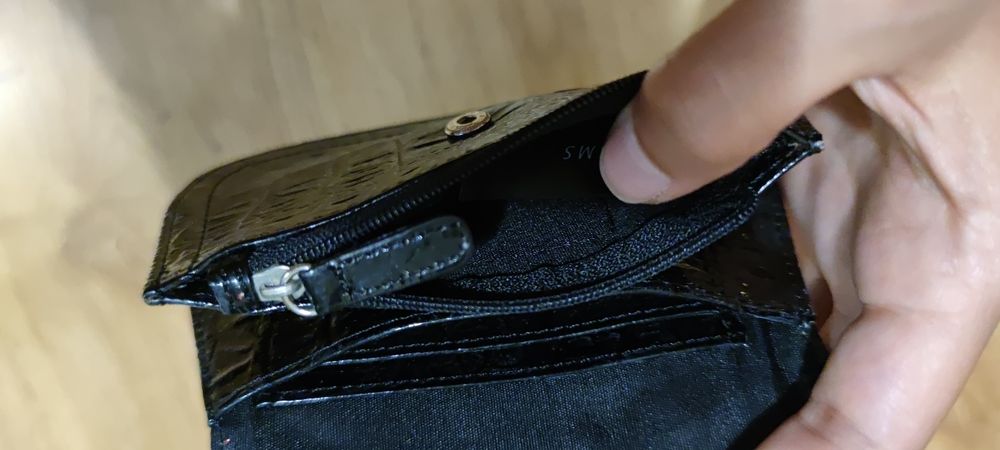 2 Portofele Debenhams piele lacuita