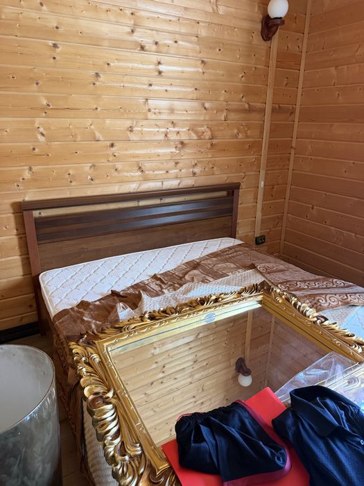 Кровать и шкаф продаю