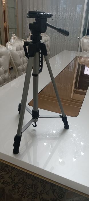 Штатив универсалний, для камеры и фото.