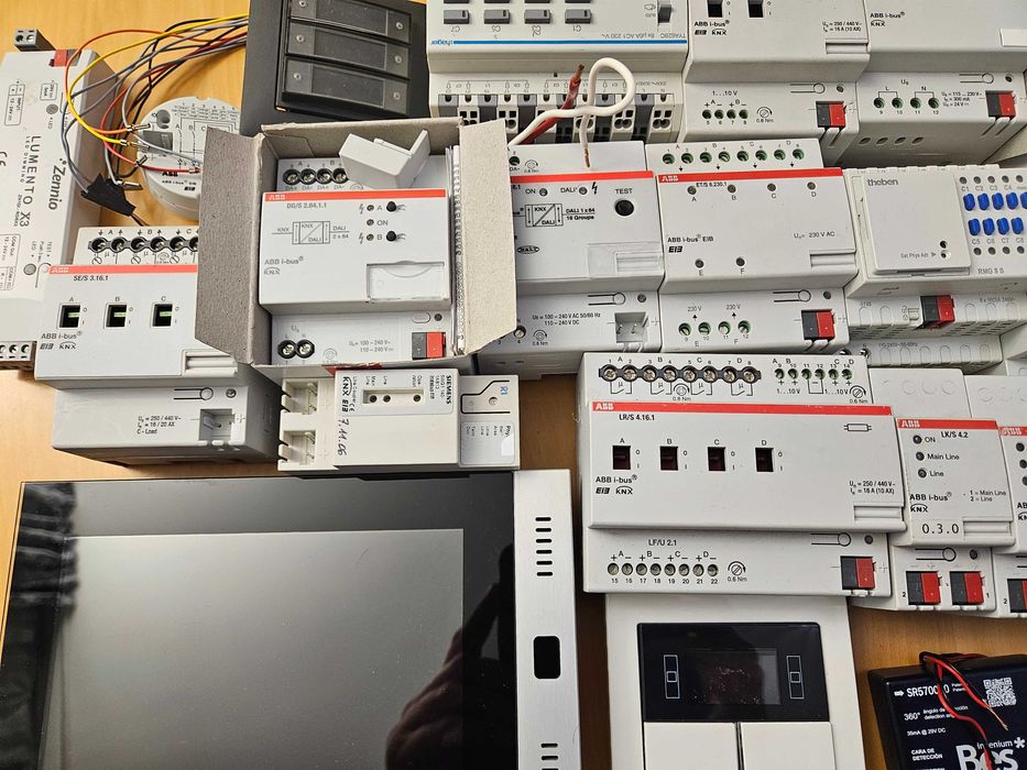 KNX, Loxone, Smart Home, Gira, Abb, Somfy, Doorbird si altele