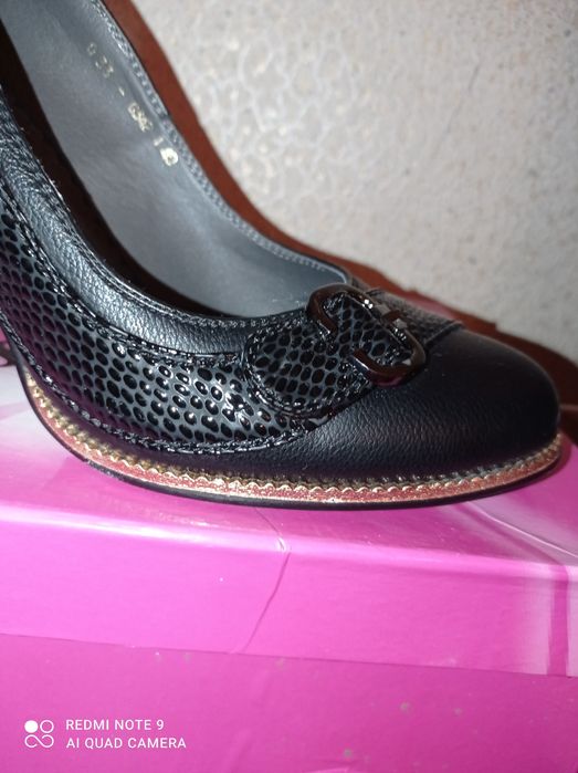 Продам   туфли  .