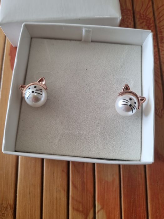 НОВА ЦЕНА! Обеци, нови на марката Invoke