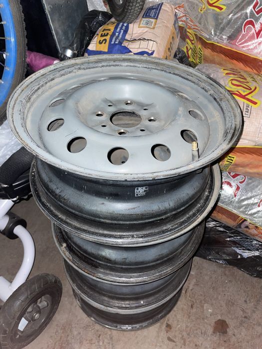 Продам летний комплект резины с диской