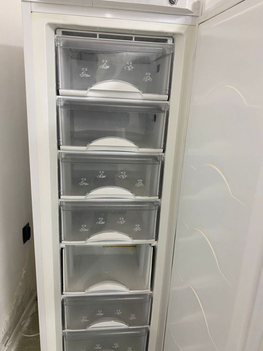 Морозильник вертикальный