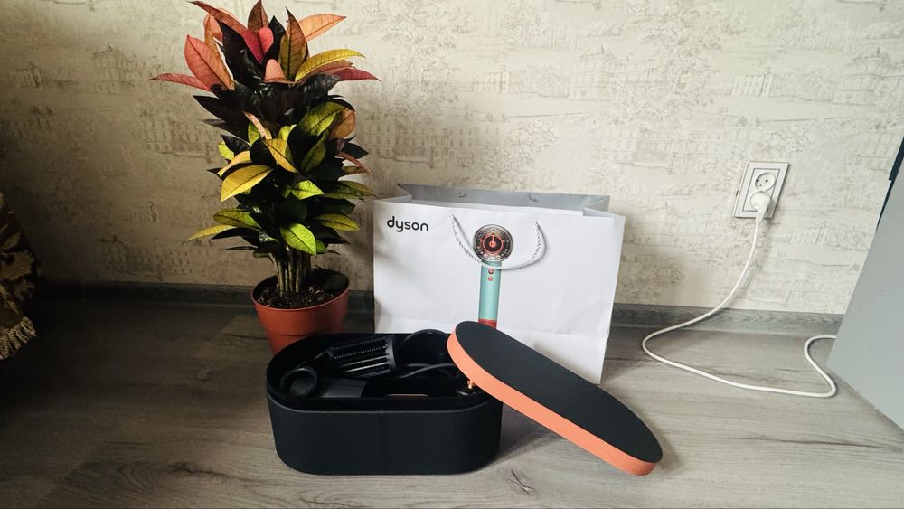 Дайсон новый 25 года