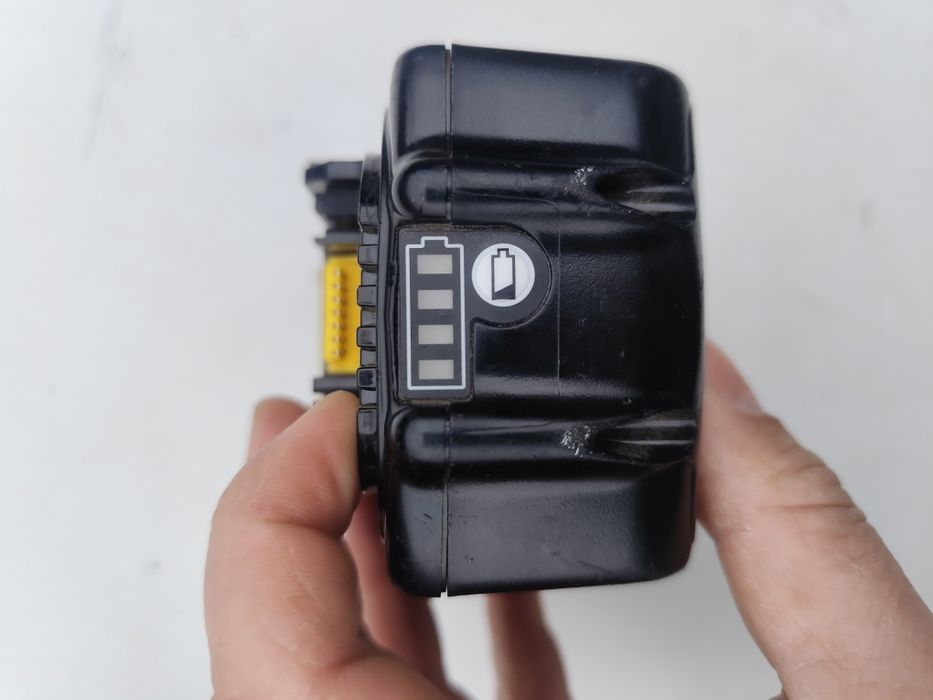 Акумулаторен ръчен циркуляр Макита Makita DSS501 + 5 Ah