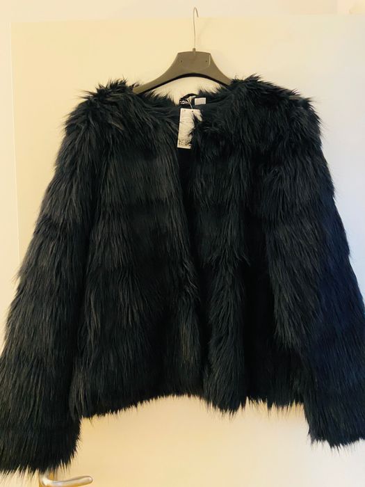 Късо пухкаво яке HM