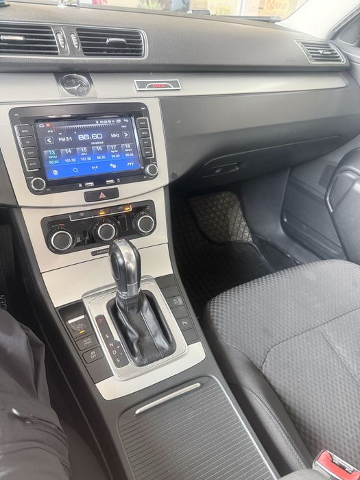 Vând Volkswagen Passat b7