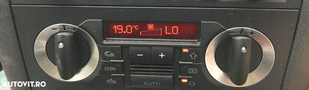 Panou Afisaj AC / Climatronic 1 DIN Audi A3 8P 2003 - 2013