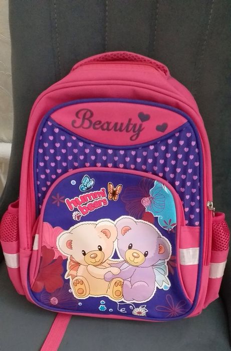 Продам рюкзак девочковый в отличном состоянии