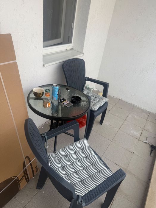 Vând set masă scaune