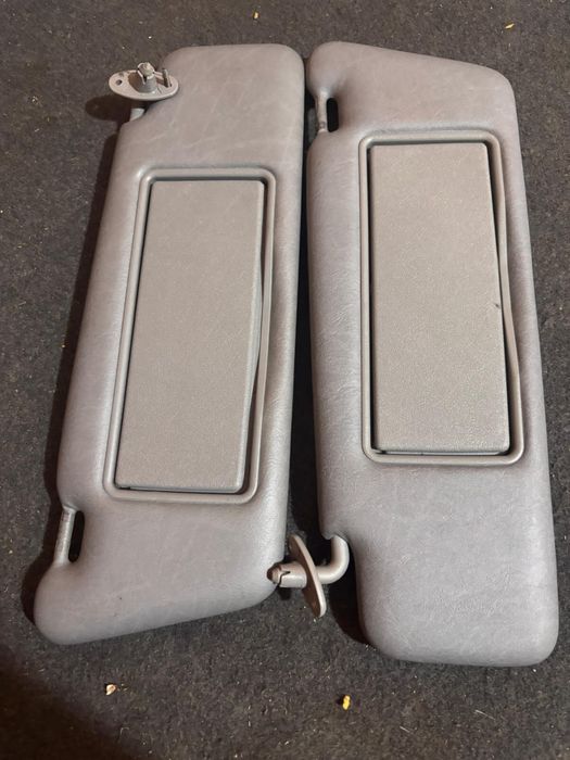 Козырек w124 мерседес