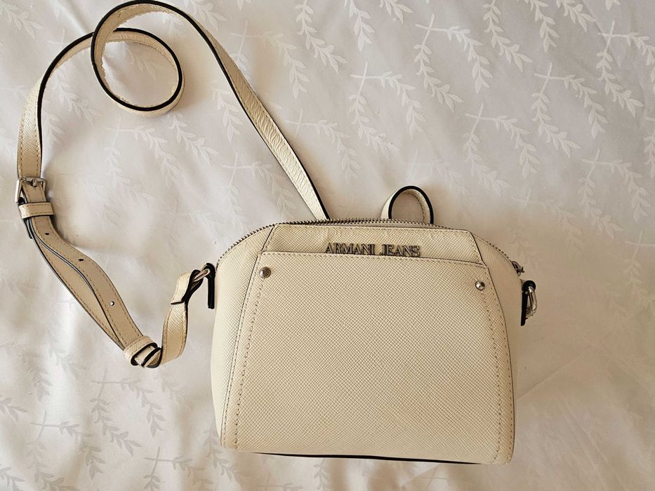 Бяла дамска чанта Armani Jeans. Оригинална.