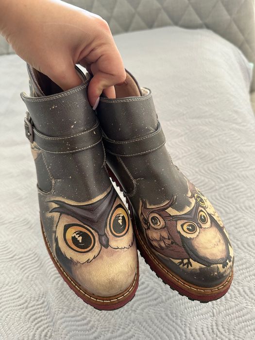 Продаю брендовые ботинки