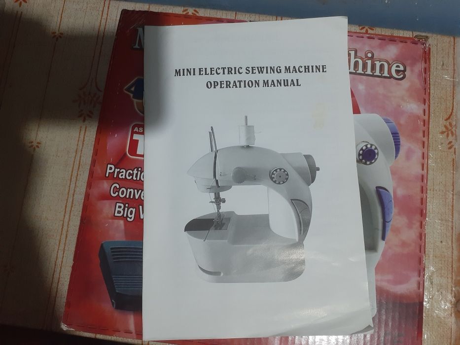 Продам швейную машинку, термос и фен