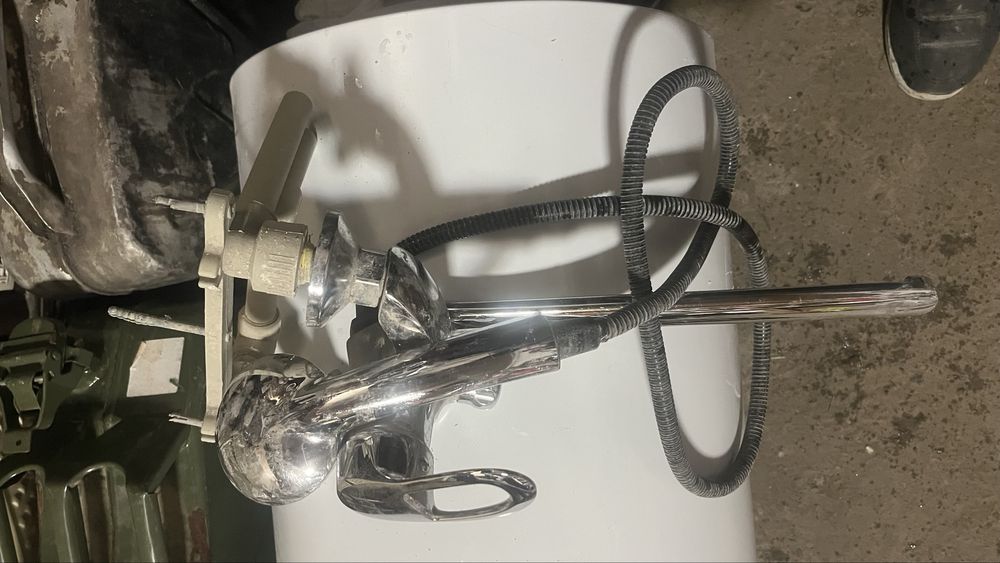 Продам водонагреватель (аристон)